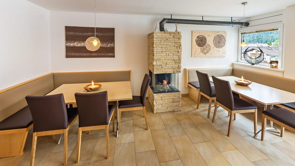 Apart-Hotel Bergkoenig Фис Екстериор снимка