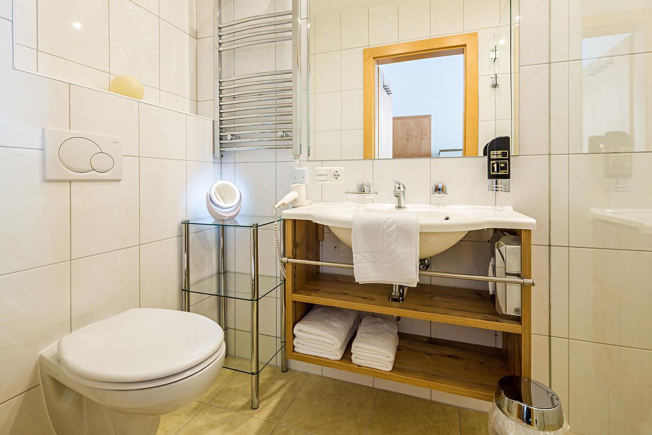 Apart-Hotel Bergkoenig Фис Екстериор снимка